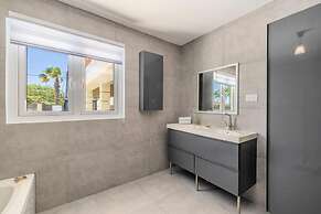 Lux High-end Haven Private Pool Unique Decor