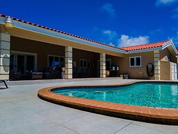 Lux High-end Haven Private Pool Unique Decor