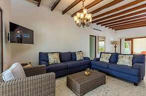 Villa Allegra Family Vacation Home w Pool BBQ