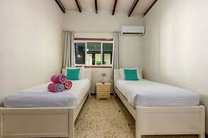 Villa Allegra Family Vacation Home w Pool BBQ