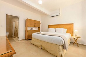 Villa Allegra Family Vacation Home w Pool BBQ