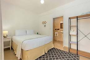 Villa Allegra Family Vacation Home w Pool BBQ