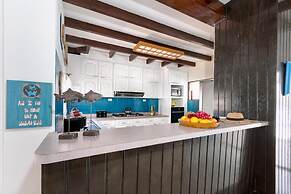 Villa Allegra Family Vacation Home w Pool BBQ