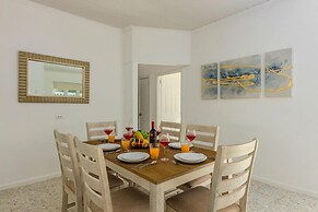 3BR Home w Pool in Downtown 5min Walk 2 Beach