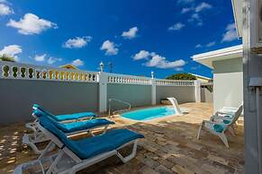 3BR Home w Pool in Downtown 5min Walk 2 Beach