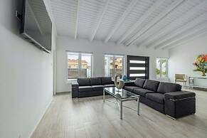 NEW 5BR Villa w Privatepool 3min to Eagle Beach