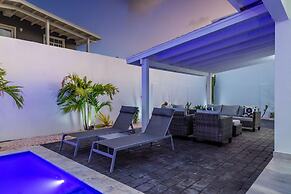 NEW 5BR Villa w Privatepool 3min to Eagle Beach