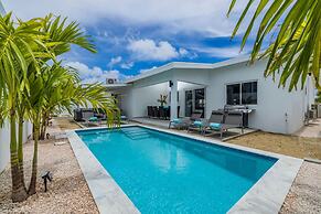 NEW 5BR Villa w Privatepool 3min to Eagle Beach