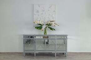 NEW 5BR Villa w Privatepool 3min to Eagle Beach