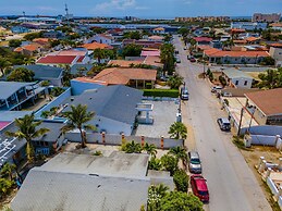 NEW 5BR Villa w Privatepool 3min to Eagle Beach