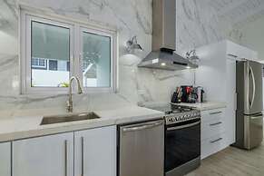 NEW 5BR Villa w Privatepool 3min to Eagle Beach