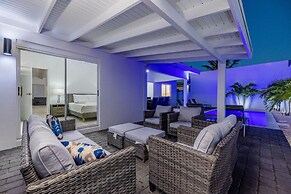 NEW 5BR Villa w Privatepool 3min to Eagle Beach