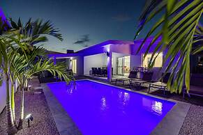 NEW 5BR Villa w Privatepool 3min to Eagle Beach