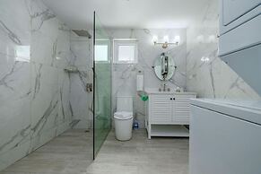 NEW 5BR Villa w Privatepool 3min to Eagle Beach