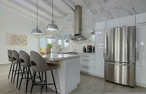 NEW 5BR Villa w Privatepool 3min to Eagle Beach