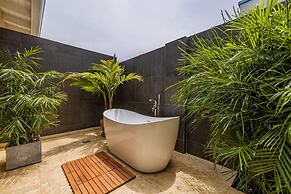 Villa Blue Topaz - Oasis With Pool Hot tub Sauna