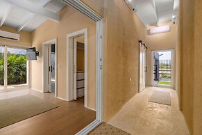 Villa Blue Topaz - Oasis With Pool Hot tub Sauna