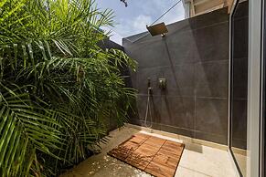 Villa Blue Topaz - Oasis With Pool Hot tub Sauna