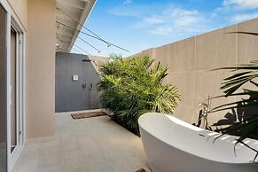 Villa Blue Topaz - Oasis With Pool Hot tub Sauna