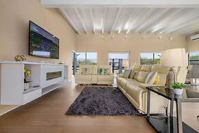 Villa Blue Topaz - Oasis With Pool Hot tub Sauna