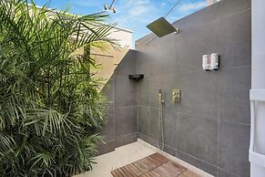 Villa Blue Topaz - Oasis With Pool Hot tub Sauna