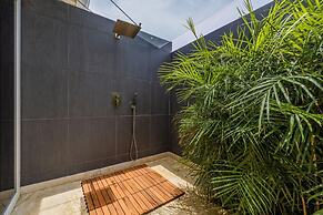 Villa Blue Topaz - Oasis With Pool Hot tub Sauna