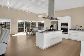 Villa Blue Topaz - Oasis With Pool Hot tub Sauna