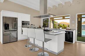 Villa Blue Topaz - Oasis With Pool Hot tub Sauna