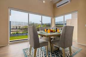 Villa Blue Topaz - Oasis With Pool Hot tub Sauna