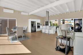 Villa Blue Topaz - Oasis With Pool Hot tub Sauna