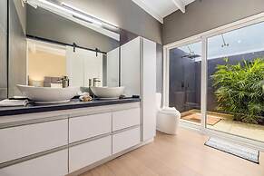 Villa Blue Topaz - Oasis With Pool Hot tub Sauna