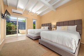 Villa Blue Topaz - Oasis With Pool Hot tub Sauna