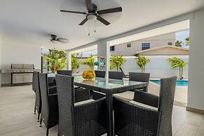 NEW Modern 3 Bedroom 10 Minute Walk to the Beach