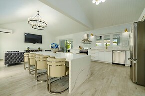 NEW Modern 3 Bedroom 10 Minute Walk to the Beach