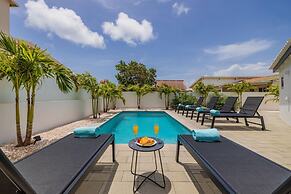 NEW Modern 3 Bedroom 10 Minute Walk to the Beach