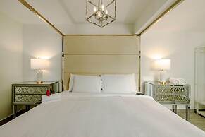 NEW Modern 3 Bedroom 10 Minute Walk to the Beach