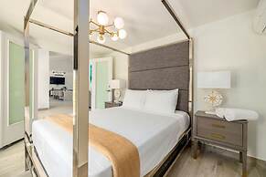 NEW Modern 3 Bedroom 10 Minute Walk to the Beach