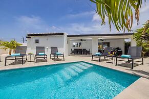 NEW Modern 3 Bedroom 10 Minute Walk to the Beach