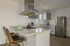 NEW Modern 2BR 2BA w Privatepool in Quiet Area