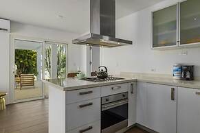 NEW Modern 2BR 2BA w Privatepool in Quiet Area