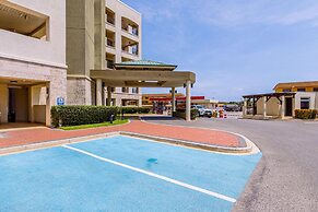 Beautiful 1BR Condo w Large Balcony in Palm Beach