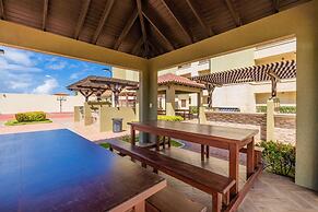 Beautiful 1BR Condo w Large Balcony in Palm Beach