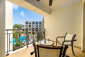 Beautiful 1BR Condo w Large Balcony in Palm Beach