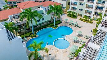Beautiful 1BR Condo w Large Balcony in Palm Beach