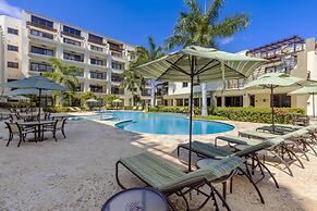 Beautiful 1BR Condo w Large Balcony in Palm Beach