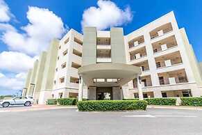 One Bedroom Ground Floor With a Pool View