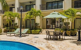 One Bedroom Ground Floor With a Pool View