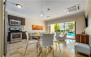 One Bedroom Ground Floor With a Pool View