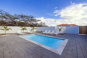 Brand New 3BR 2BA w Private Pool Near Palm Beach