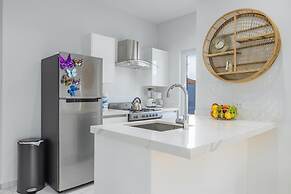 Brand New 3BR 2BA w Private Pool Near Palm Beach